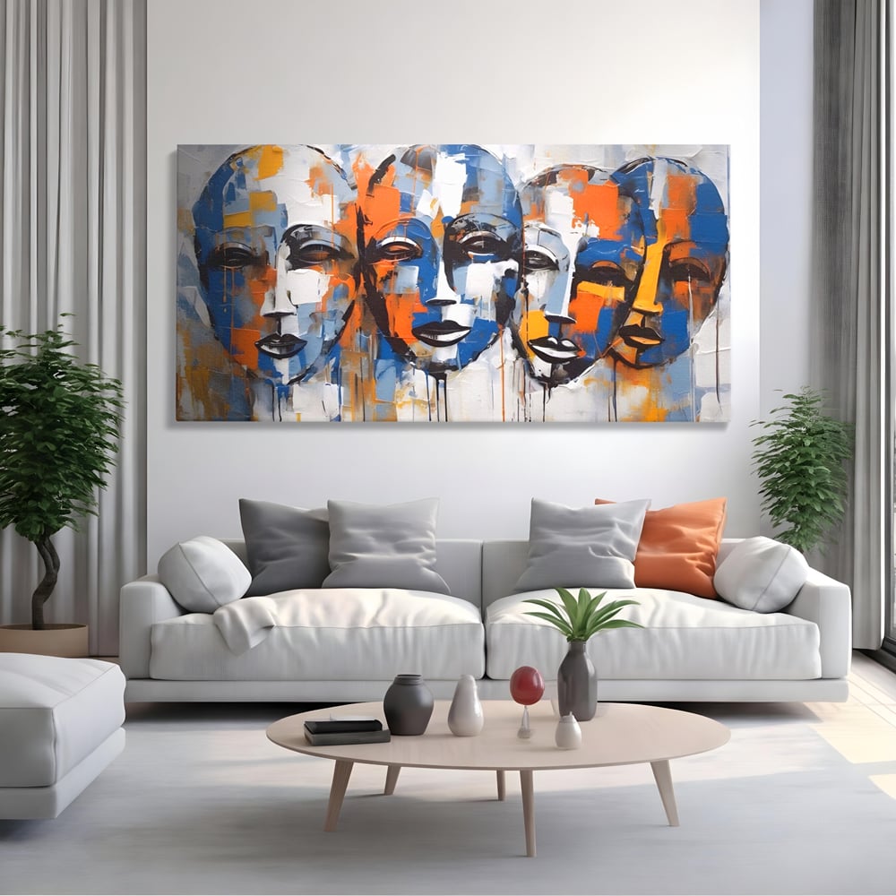 Tablou canvas cu tablou canvas cu trei masti stilizate, fara rama, pe sasiu de lemn, pe perete intr-un living